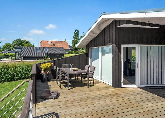 Stunning In With Kitchen